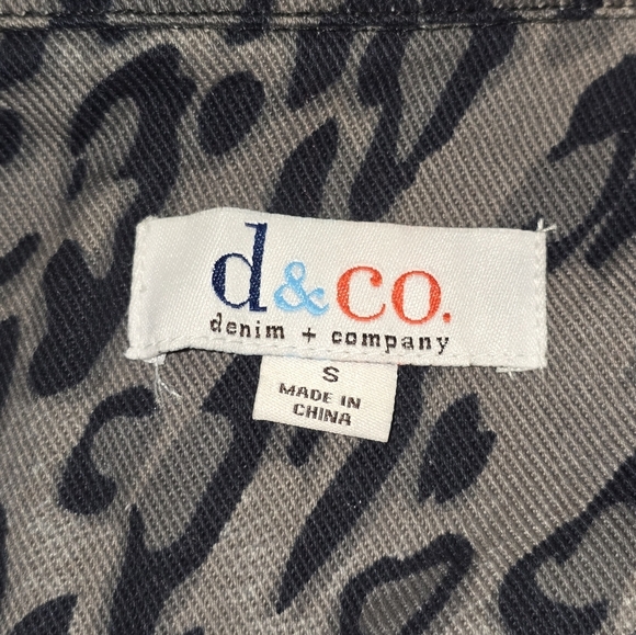 D & Co Women's Animal Print Denim Jacket Size Small - Picture 10 of 11